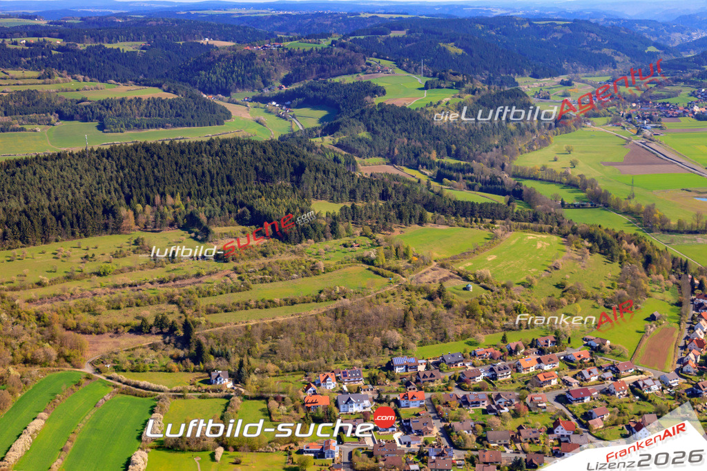 Die Luftaufnahme der Stadt Marktrodach wurde 2017 vom Flugzeug heraus erstellt ( keine Drohne )- hohe Auflösung für beste Qualität
