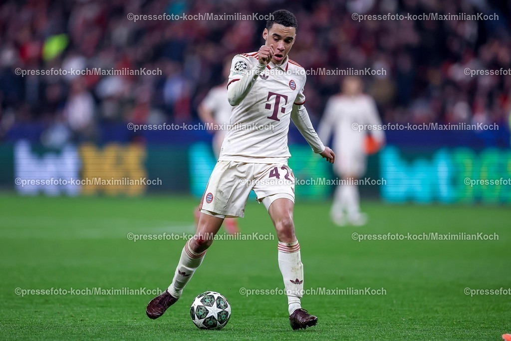UCL11032502264 | 11.03.2025, Fußball, UEFA Champions League, Bayer 04 Leverkusen - FC Bayern München, Achtelfinale Rückspiel, BayArena, Saison 2024 2025: Jamal Musiala (FC Bayern #42)DFB regulations prohibit any use of photographs as image sequences and or quasi-video.
