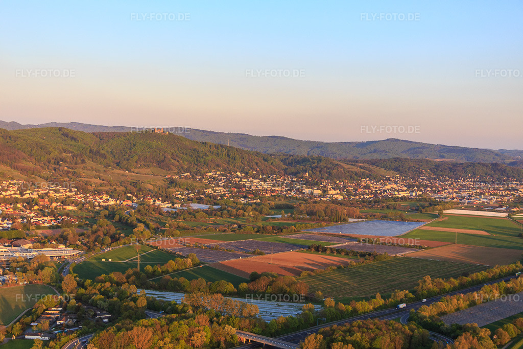Luftbild: Ortsansicht unter dem Schloss Alsbach im Ortsteil Auerbach in Bensheim im Bundesland Hessen in Deutschland. Foto: IMG_077838.jpg vom 23.04.2015 durch Werner Riehm/FLY-FOTO.deWWW.SCHLOSS-ALSBACH.ORG