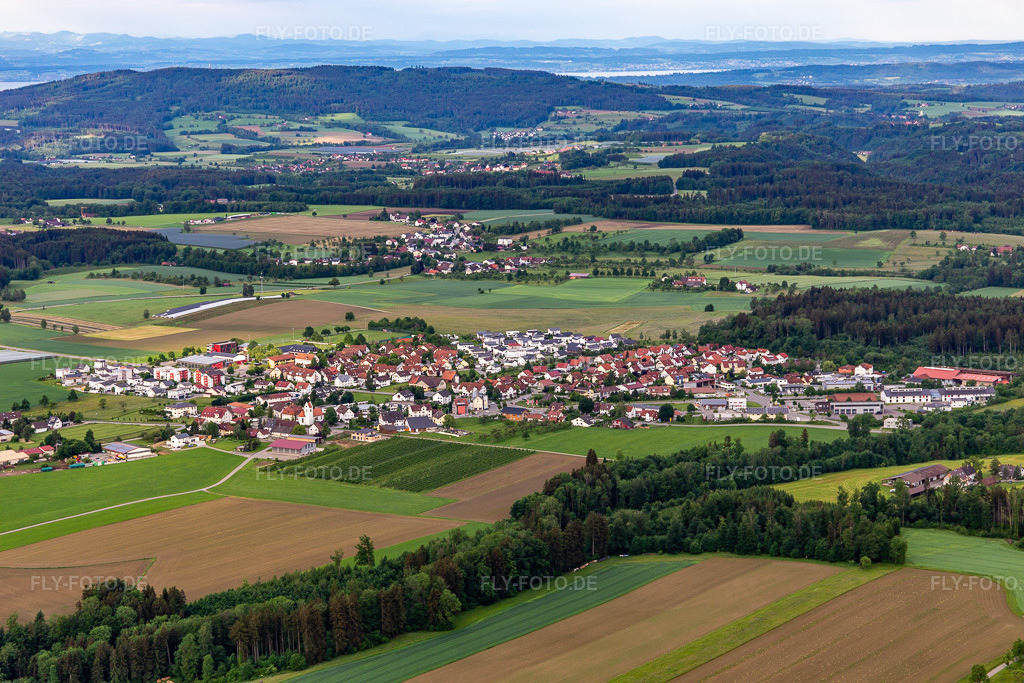 Luftbild: Baumgarten im Ortsteil Baumgarten in Horgenzell im Bundesland Baden-Württemberg in Deutschland. Foto: IMG_131908.jpg vom 26.05.2022 durch Werner Riehm/FLY-FOTO.deGemeinde Horgenzell