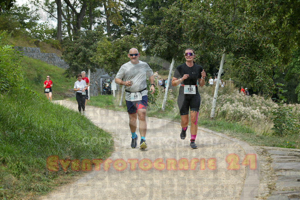 250824_1300_EX1_1144 | Sportfotografie im Rhein-Sieg Kreis, Köln, Bonn, NRW, Rheinland Pfalz, Hessen, etc. Unser Tätigkeitsfeld umfasst den Laufsport vom Volkslauf über den Marathon, Duathlon, Triathon bis zum Ultralauf wie Kölnpfad Ultra oder Schindertrail.