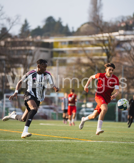 juv_lut_fmachado-0232 | Images from the Juniors B match between Juventus Academy and FC Lutry, played on 18 March 2026 in Lutry, Switzerland, featuring players, coaching staff and match action throughout the game.