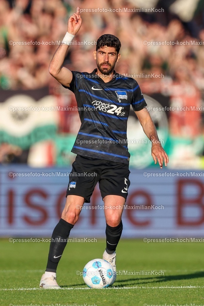 SCP09052502280 | 09.05.2025, Fußball, Preußen Münster - Hertha BSC, 2. Fußball Bundesliga, 33. Spieltag, Preußenstadion, Saison 2024 2025: Yassine Bouchama (Preussen Muenster #05) DFB regulations prohibit any use of photographs as image sequences and or quasi-video.