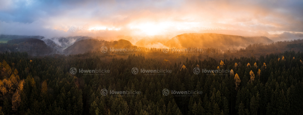 Geislinger Umgebung bei Sonnenaufgang im Herbst | löwenblicke | shop