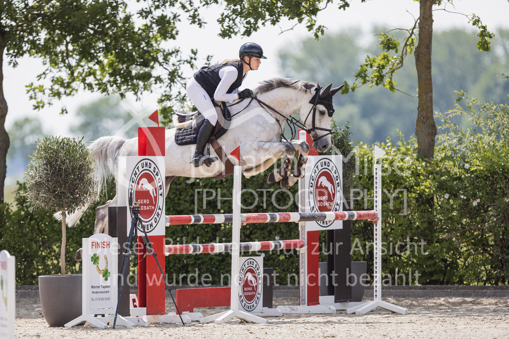 230616_Lemwerder_Springpf-L2-716 | Deine schönsten Turniermomente als professionelle Fotos! Entdecke hochwertige Pferdesport-Fotografie im Online-Shop. Jetzt Fotos finden & bestellen!