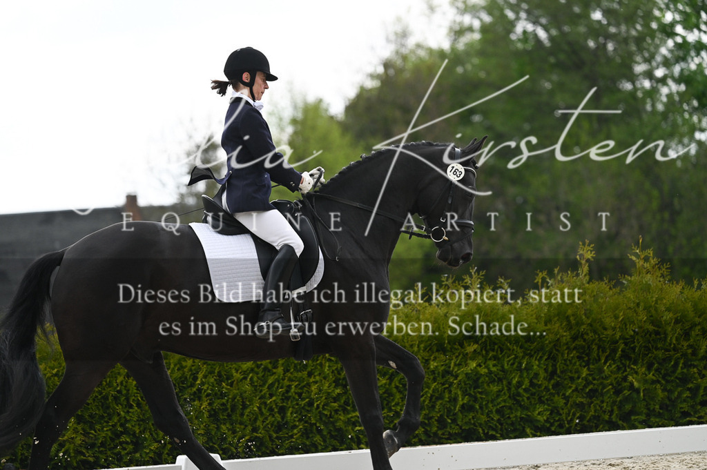 20230512_JK-Röhrsdorf-03-074 | Pferde- und Turnierfotografie in Westsachsen. Pferdeportraits, Auftragszeichnungen und intuitive Kunst.