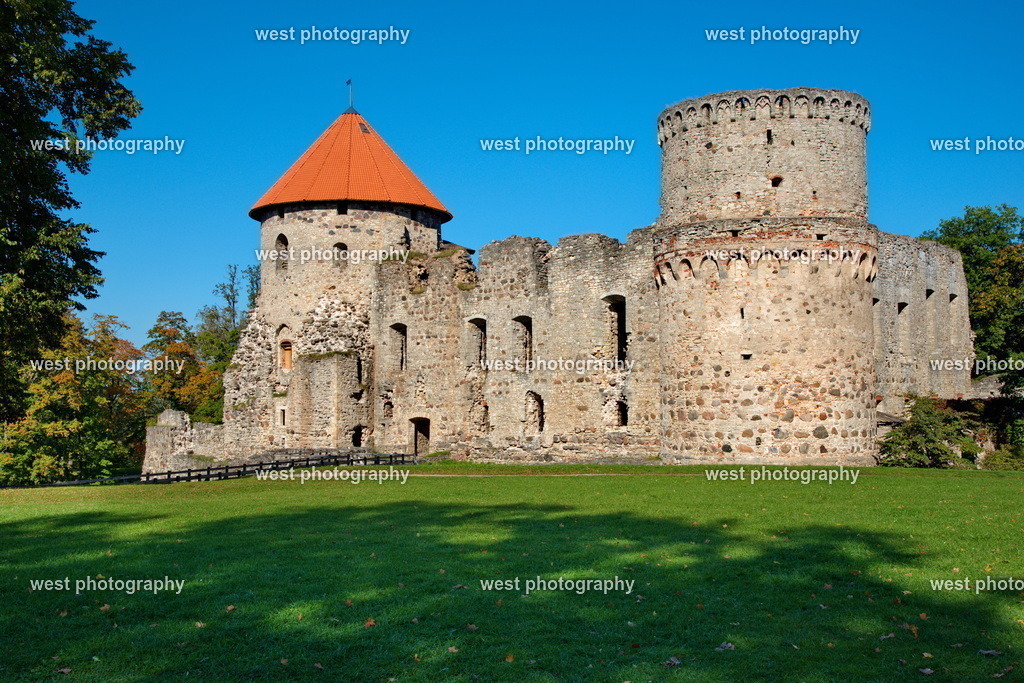 Cesis Castle 1 - 2017 LAT | west photography - Realisiert mit Pictrs.com