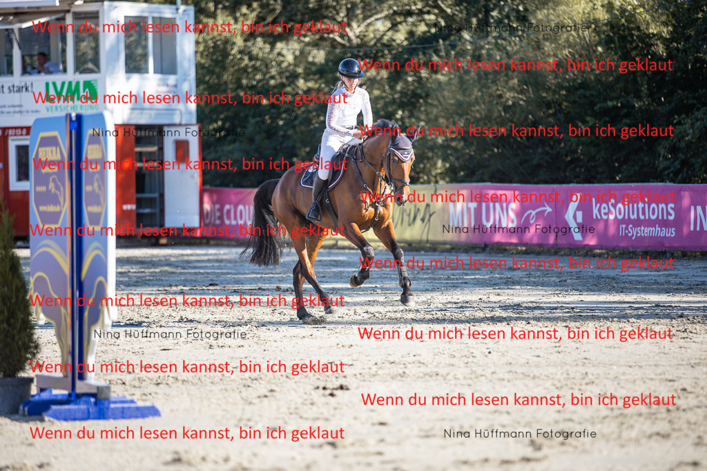 BK1A7690 | Turnierbilder Turnierfotos Nina Hüffmann Turnierfotografie Pferdefotografie Tierzeichnung Haustierzeichnung Pferdezeichnung Hundezeichnung Videograf  - Realisiert mit Pictrs.com