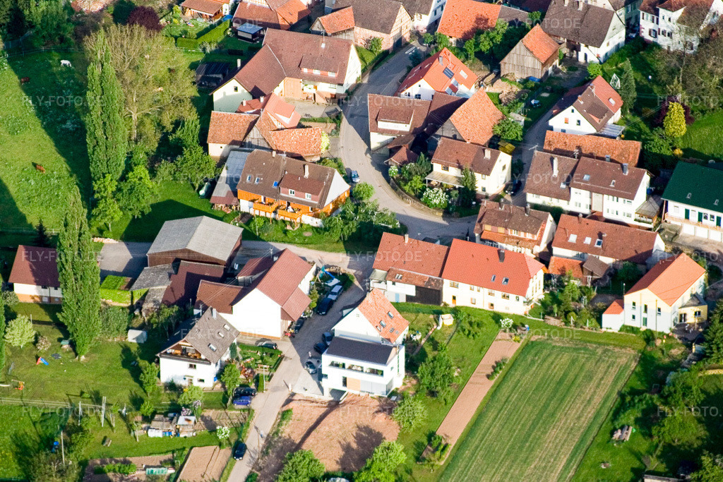 Luftbild: Grabenäckerweg im Ortsteil Gräfenhausen in Birkenfeld im Bundesland Baden-Württemberg in Deutschland. Foto: IMG_2031.jpg vom 14.05.2006 durch Werner Riehm/FLY-FOTO.de