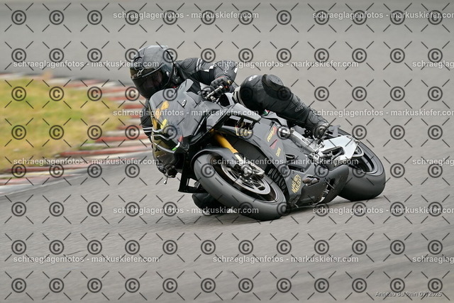 25bt05-1513 | markuskiefer.com - Realisiert mit Pictrs.com