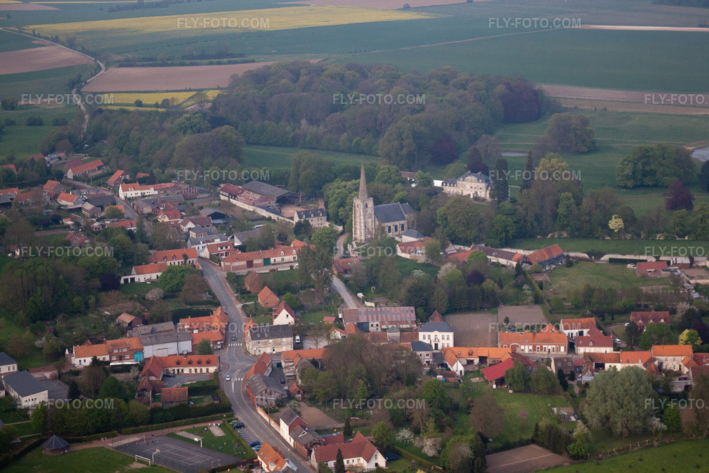 Aerial view: View of the town in Hermaville in the state Pas de Calais, France. – Photo: IMG_40105.jpg taken on 04/17/2011 by Werner Riehm/FLY-FOTO.com – Resolution of the original: 4752 x 3168 px