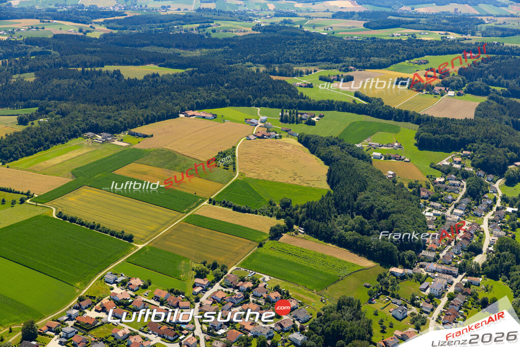 Das Luftbild der Stadt Roßbach wurde 2022 vom Flugzeug heraus erstellt (keine Drohnen-Aufnahmen) Aufnahmehöhe ca.450 Meter- hohe Bildauflösung und Druck-Qualität. Garantiert!