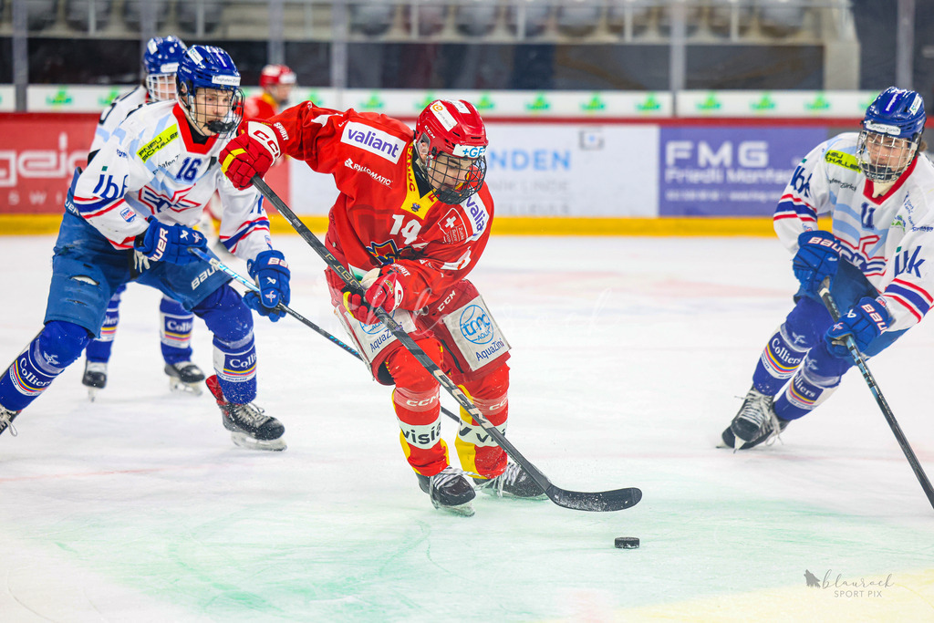 U18_EHCB vs EHCK_wb20260308-0937 | Sportbilder, Sportfotograf, Hochzeits- und Eventfotografin, Flugshows, Portraits und Tiershooting, Aviation, Downhill, Nationalleague, Swissleague, International