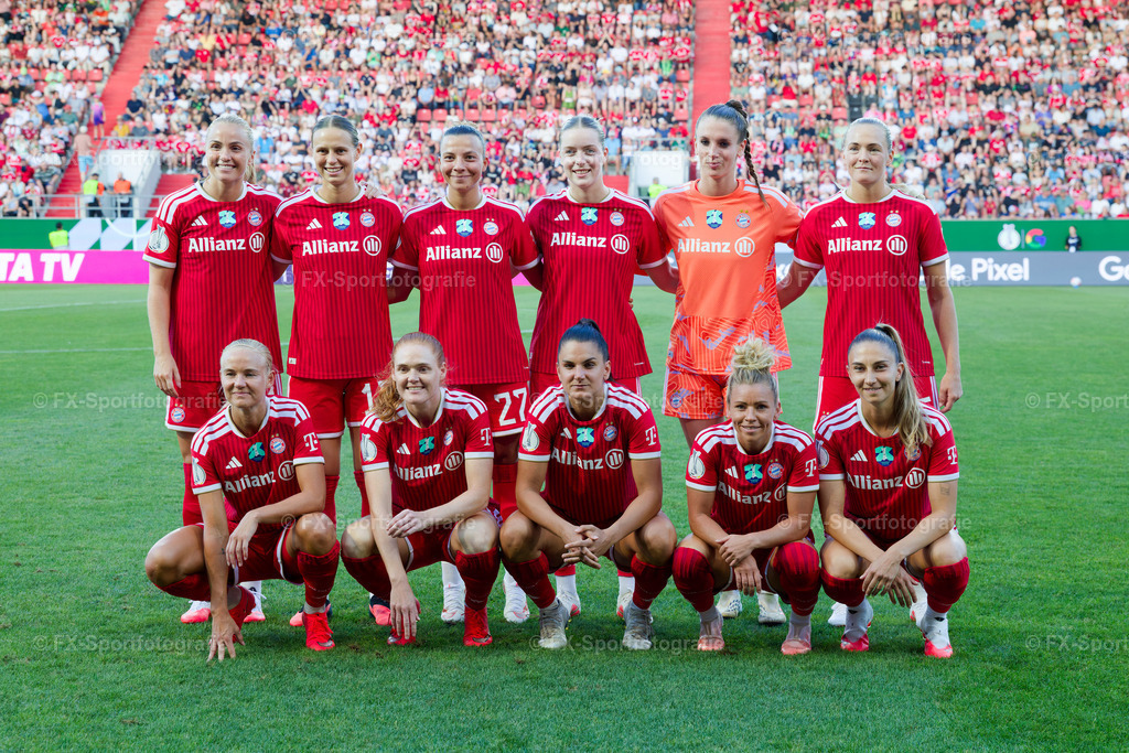 Supercup-Frauen-Bayern-Muenchen-vs-VfL-Wolfsburg 018 | Sportfotos und Eventgalerien von FX-Sportfotografie. Bilder von Fußball, Vereinsveranstaltungen und Events direkt ansehen und als Download bestellen. - Realisiert mit Pictrs.com
