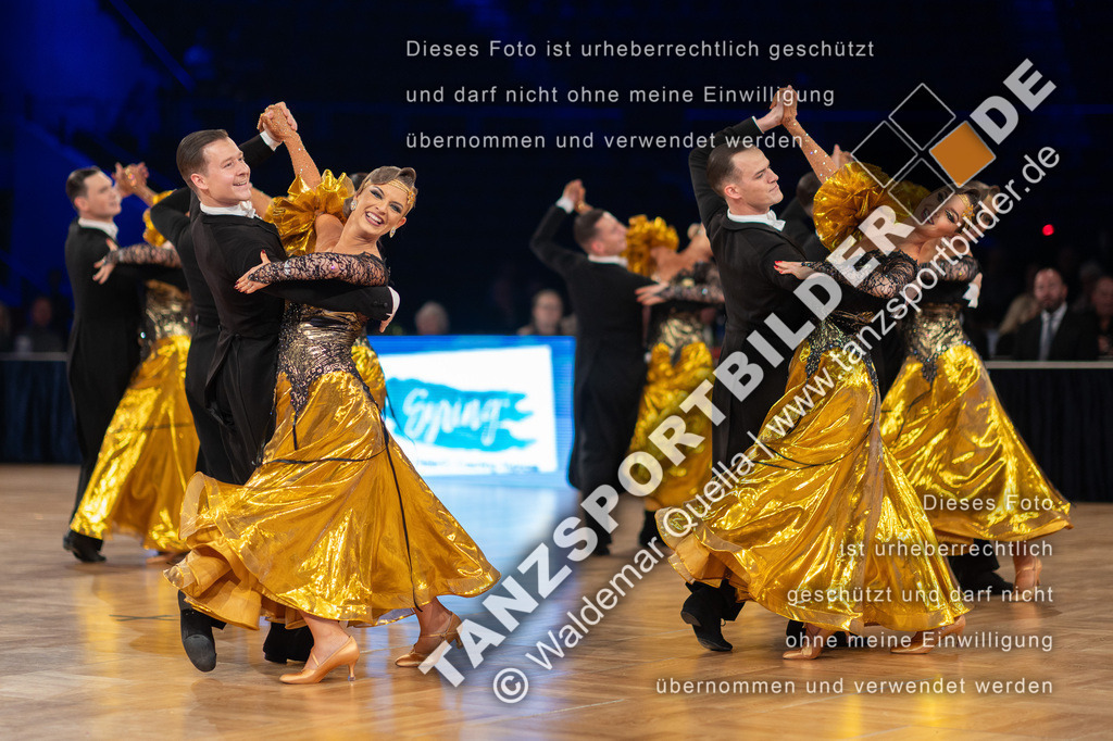 20251206-02640 | Hier finden Sie Tanz Bilder vom Latein und Standard Formationen tanzen. Sportbilder vom Tanzsport. Schöne Fotos und von Weltmeisterschaft, Europameisterschaft, Bundesliga, Regionalliga, Oberliga und Landesliga sowie von GOC Stuttgart, DanceComp, WM Bremen
