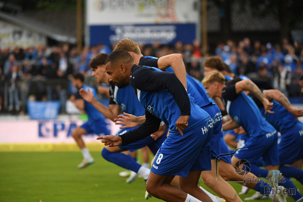 SV Meppen-VfB Lübeck | Herren Regionalliga Nord; SV Meppen (blau)-VfB Lübeck (weiß) am 01.08.2025 in Meppen (Hänsch-Arena), Photo: Philip Eiben 2025 - Realized with Pictrs.com