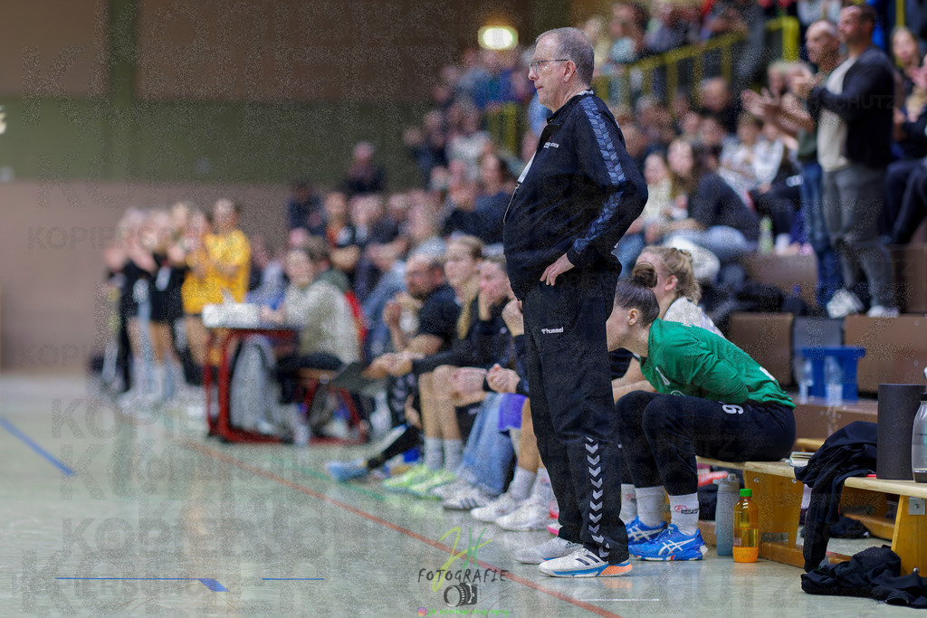 Frauen Oberliga Mitte (HHV); HSG Eibelshausen/Ewersbach - HSG Linden | Frauen Oberliga Mitte (HHV); HSG Eibelshausen/Ewersbach - HSG Linden am 15.11.2025 in Eibelshausen (Holderberghalle)Photo © 2025 - Jörg Heinrich - Realisiert mit Pictrs.com