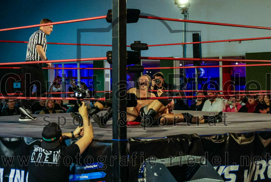 2023-11-11_063_Erding_Wrestlingshow | Erding, Deutschland, 11.11.2023:
Wrestling, Saison 2023, EWS Wrestling ERDING

Foto: Christian Riedel / fotografie-riedel.net