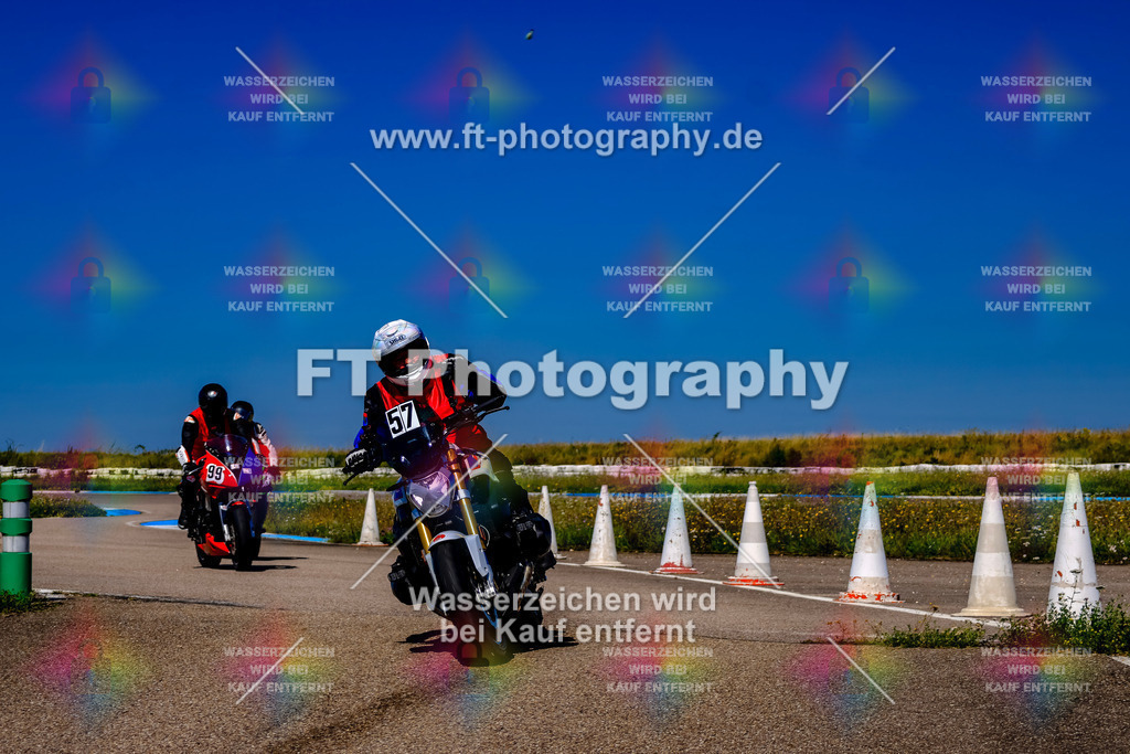 057-3037 | Hier findet Ihr Bilder von Touristenfahrten auf der Nürburgring Nordschleife oder von anderen Veranstaltungen die ich besucht habe. Viel Spass beim Durch Schauen 