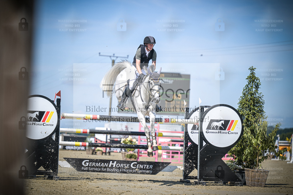 DOS_2734 | Entdecke hochwertige Reitturnierfotos von Foto Oger. Professionell, emotional und authentisch – jetzt Lieblingsmomente im Shop bestellen. - Realisiert mit Pictrs.com