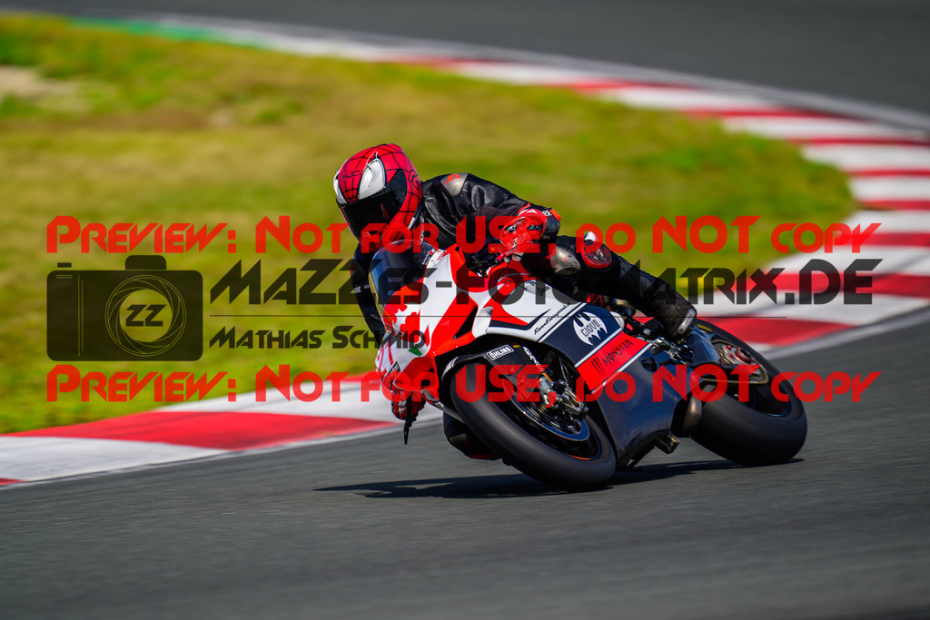 MaZZes_FotoMatrix_240725_6007705_5154 | ROT