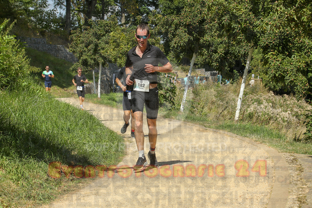 250824_1234_EX1_9778 | Sportfotografie im Rhein-Sieg Kreis, Köln, Bonn, NRW, Rheinland Pfalz, Hessen, etc. Unser Tätigkeitsfeld umfasst den Laufsport vom Volkslauf über den Marathon, Duathlon, Triathon bis zum Ultralauf wie Kölnpfad Ultra oder Schindertrail.