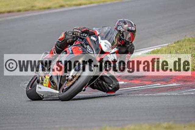 spof2438 | Professionelle Fotos von Sportveranstaltungen, aber auch Hochzeiten und anderen Events. - Realisiert mit Pictrs.com