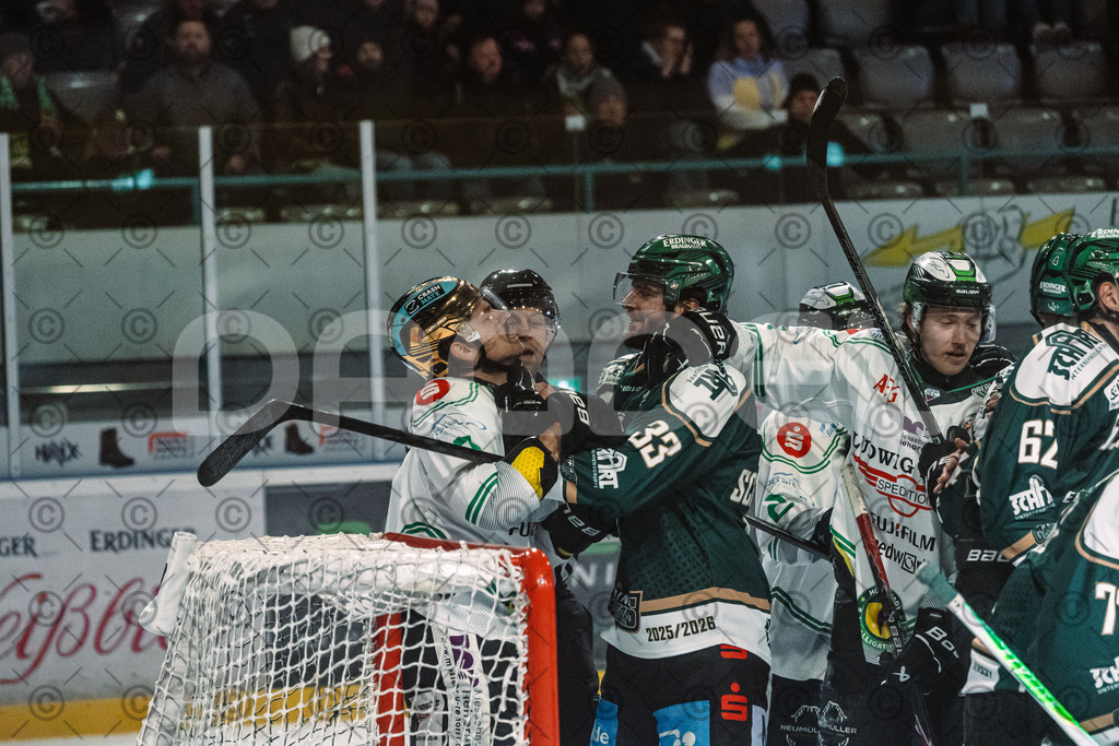 Erding_vs_Alligators_02_01_2026-65 | Höchstadt Alligators Fotogalerie: Eishockey-Action aus Franken. Professionelle Spielfotos, Portraits & Stadionbilder zum Download. Jetzt entdecken! - Realisiert mit Pictrs.com