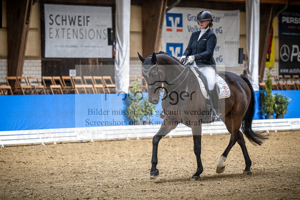 DOS_1337 | Entdecke hochwertige Reitturnierfotos von Foto Oger. Professionell, emotional und authentisch – jetzt Lieblingsmomente im Shop bestellen.Deutschlandweite Turnierfotografie. - Realisiert mit Pictrs.com