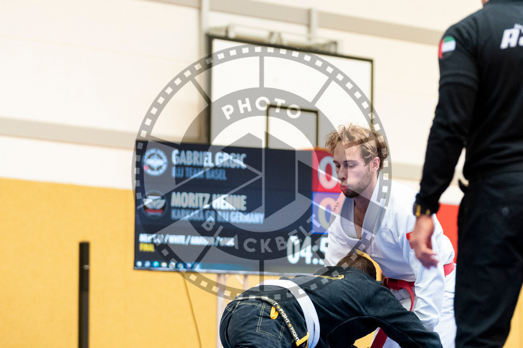 20231118PBB11357 | Fighters compete during the AJP Tour 600 Frankfurt Championship in Frankfurt/Main, Germany, on November 18, 2023.