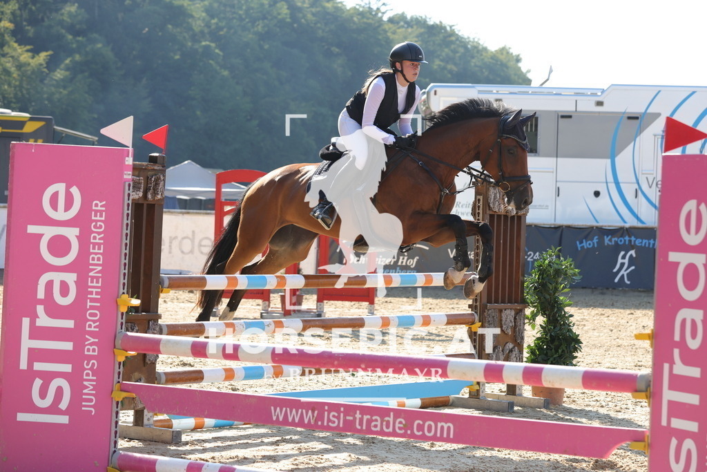 0P6A2065 | Willkommen bei Brunnmayr - Design & Fotografie – Ihrem Spezialisten für Reitturniere und Pferdeveranstaltungen in Oberösterreich, Salzburg und Bayern! Seit über 17 Jahren sind wir leidenschaftlich dabei.