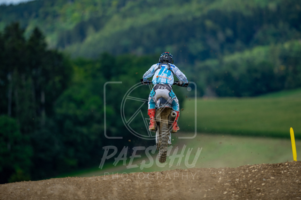 Lady (105) | Paeschuphoto Shop - Wer nicht sucht der auch nicht findet.Ob Motocrossbilder oder von einem besuchtem Spiel, Hauptsache Action. - Realisiert mit Pictrs.com