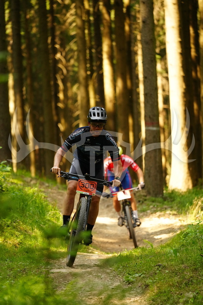 FC102840 | Fotogalerie der Treibjagd im Dunkelwald - Dein MTB Etappenrennen im Erzgebirge - Realisiert mit Pictrs.com