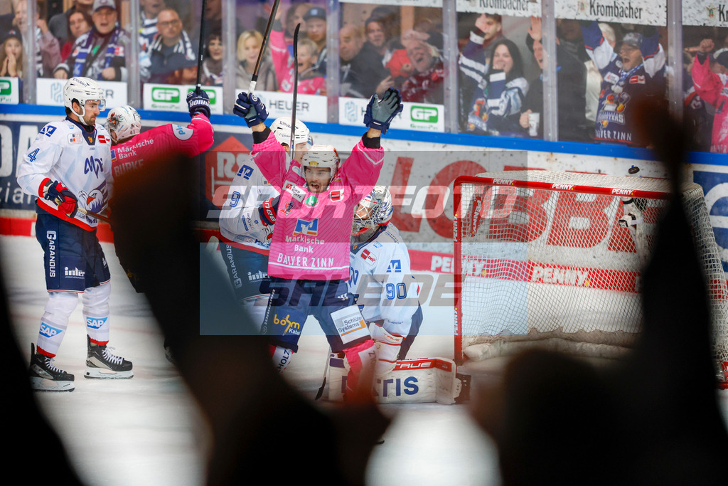 241025_JB_00313 | Fotodatenbank für Print- und Onlinemedien mit den Schwerpunkten Fußball, Eishockey, Basketball, Handball, Wintersport und Leichtathletik - Realisiert mit Pictrs.com