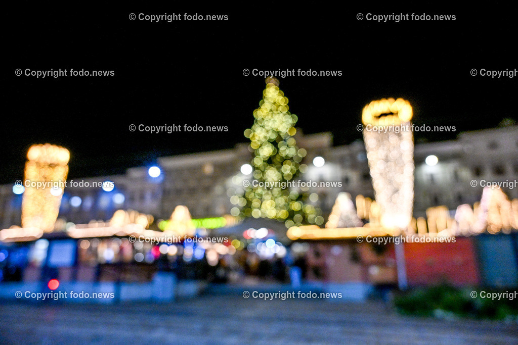 Weihnachtsmarkt_ Linz_ 22.11.2023-45 | 22.11.2023, Linz, AUT, Christkindlmarkt, Hauptplatz Linz, Weihnachtsdekoration, im Bild Christkindlmarkt, Weihnachtsmarkt, Hauptplatz Linz, Huetten, Standln, Besucher, Tradition, Brauchtum, Beleuchtung