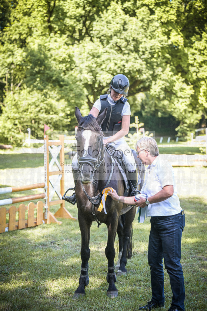 DOS_0470 | Entdecke hochwertige Reitturnierfotos von Foto Oger. Professionell, emotional und authentisch – jetzt Lieblingsmomente im Shop bestellen.Deutschlandweite Turnierfotografie. - Realisiert mit Pictrs.com