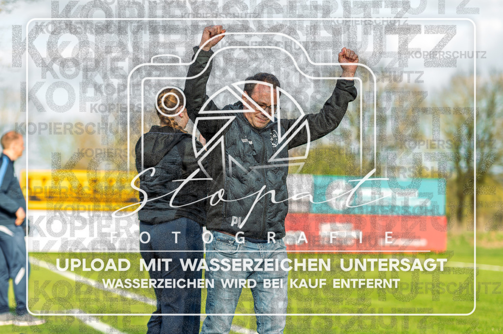FGFS-LEN-1000 | Patrick Laukart (Eintracht Leinetal - Trainer) beim Herren Kreisliga HK Spiel zwischen FG Fulde-Stellichte und Eintracht Leinetal im Fulder Zentralstadion, Fulde (Simon Paul Stopat) - Realisiert mit Pictrs.com
