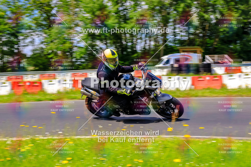 VBK-8003 | Hier findet Ihr Bilder von Touristenfahrten auf der Nürburgring Nordschleife oder von anderen Veranstaltungen die ich besucht habe. Viel Spass beim Durch Schauen 