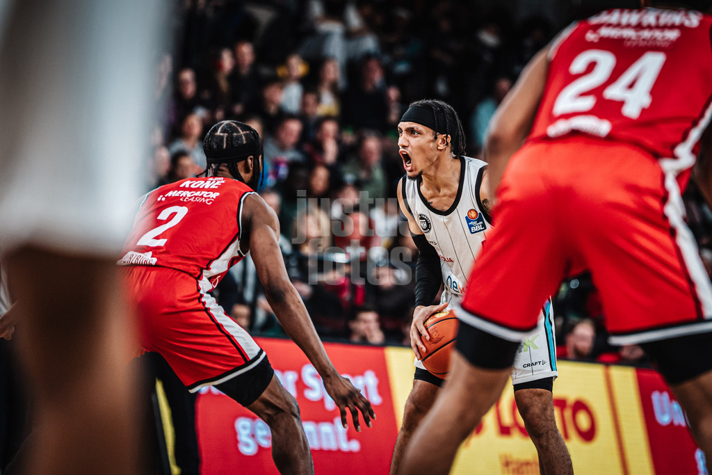 Basketball | Männer | Saison 2024/2025 | easyCredit Basketball Bundesliga | 18. Spieltag | Veolia Towers Hamburg vs. FIT/One Würzburg Baskets | 26.01.2025 | Jaizec Lottie (#4, Veolia Towers Hamburg) macht eine Ansage