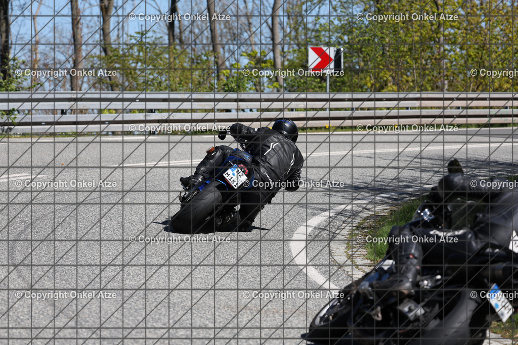 IMG_7109 | Fotograf am Kyffhäuser. Onkel Atze. Kyffhäuser Rennstrecke. Café36. Motorsportfotografie. - Realisiert mit Pictrs.com