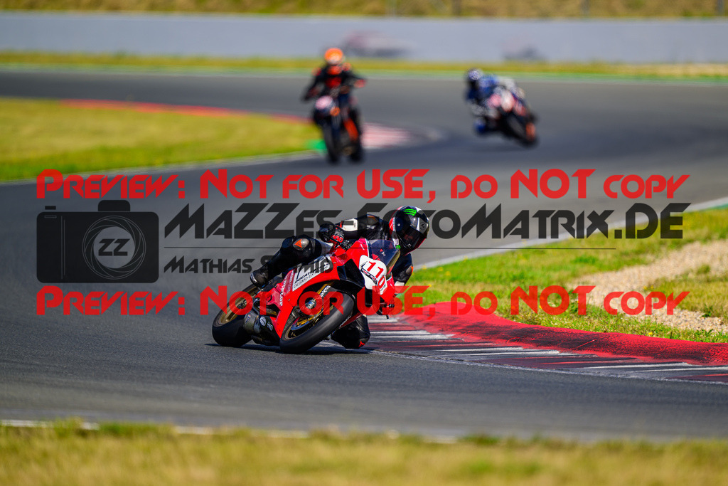 MaZZes_FotoMatrix_240725_6007705_9161 | ROT