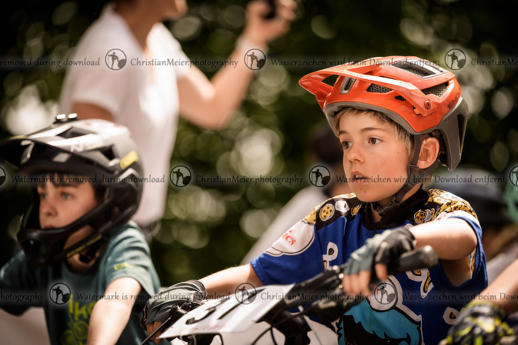 Eierlesen 2026 | Sie wurden bei einem Event oder Sportanlass fotografiert? Hier finden sie ihre Bilder! - Realisiert mit Pictrs.com