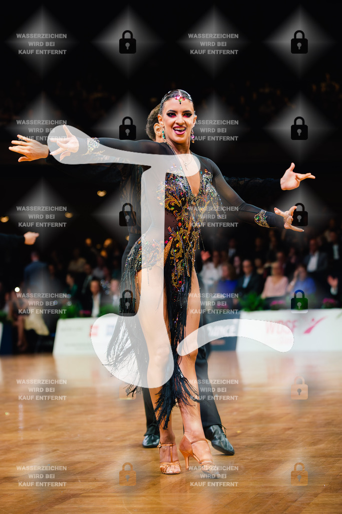 GOC 2025 - WDSF GrandSlam Latin 10-11th (77) Daniel Dingis _ Alessia-Allegra Gigli (Germany)-2025-08-23-3327 | Webshop for digital downloads and prints of dance sport, event & show photographer Julian Link - Realisiert mit Pictrs.com