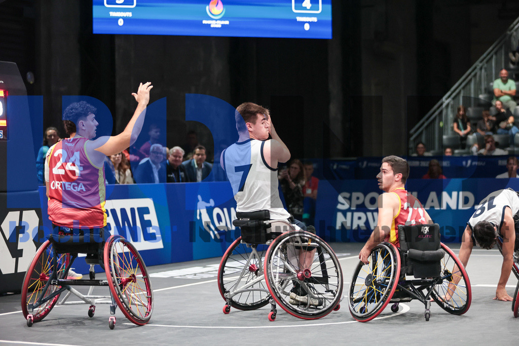 SES_TTG3X320250717-187 | bond - Realisiert mit Pictrs.com