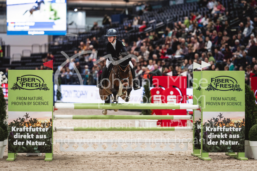 240119_Leipzig_PonyTrophy-550 | Deine schönsten Turniermomente als professionelle Fotos! Entdecke hochwertige Pferdesport-Fotografie im Online-Shop. Jetzt Fotos finden & bestellen!