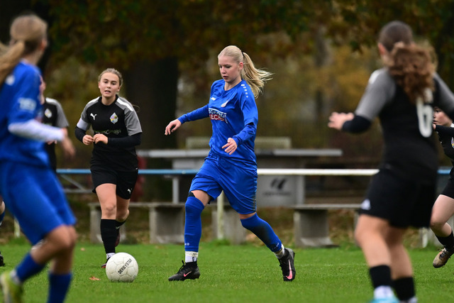 Fußball I Juniorinnen I Saison 2025-2026 I Niedersachsenpokal I Viertelfinale I JFV A-O-B-H-H - FC Rosengarten I 32908 | Der Sportfotograf. - Realisiert mit Pictrs.com