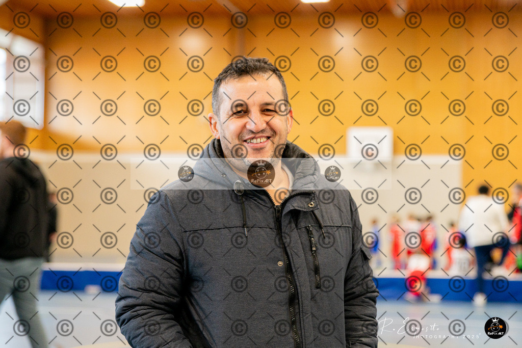 20251123_20251123_FCR-Hallenturnier-F3_1_015-17 | Sport und Naturfotografie von Roberto Esposito zeigt echte Momente Bewegung und die Schönheit der Natur. Ausdrucksstarke Bilder schaffen Emotionen.
