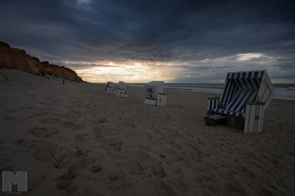 Strandkörbe und Rotes Kliff | Landschafts- und Tierfotografie zu allen Jahreszeiten. Und immer die Schönheit des Lichtes im Auge... - Realisiert mit Pictrs.com
