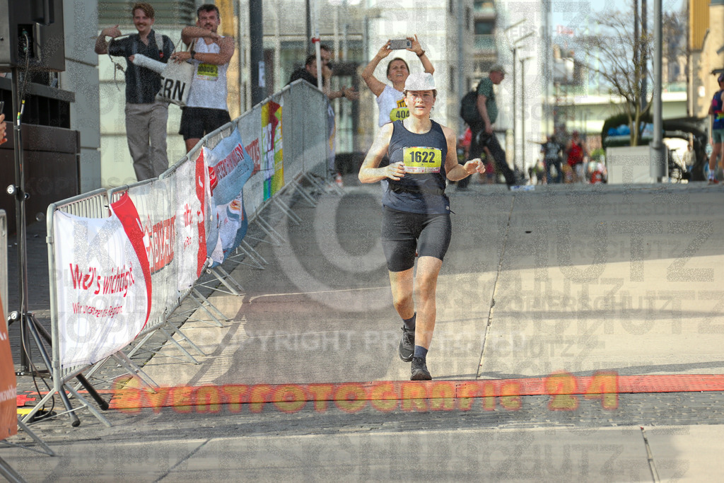 250920_1543_EX1_0554 | Sportfotografie im Rhein-Sieg Kreis, Köln, Bonn, NRW, Rheinland Pfalz, Hessen, etc. Unser Tätigkeitsfeld umfasst den Laufsport vom Volkslauf über den Marathon, Duathlon, Triathon bis zum Ultralauf wie Kölnpfad Ultra oder Schindertrail.