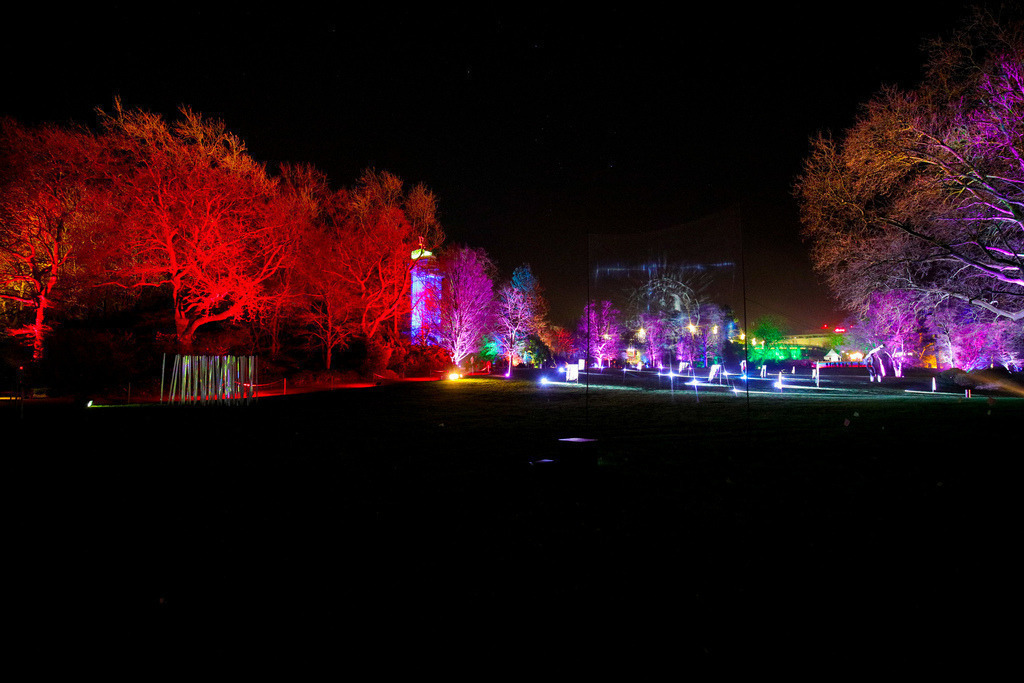 Parkleuchten_GrugaEssen24_14 | Bildergalerie von Sport-Ereignissen aber auch von weiteren spannenden Dingen - nicht nur vom Niederrhein. In Anlehnung an den bekannten Spruch von Hanns Dieter Hüsch heißt das Motto: "Niederrhein ist überall".  - Realisiert mit Pictrs.com